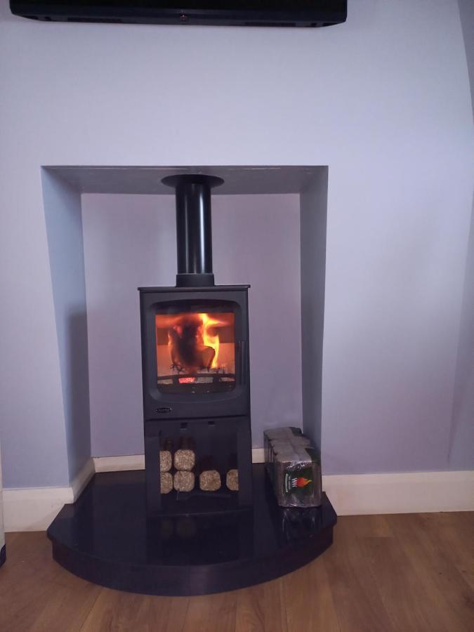 Cosy 1 Bedroom Cottage, Ideal Quiet Getaway. Creeslough